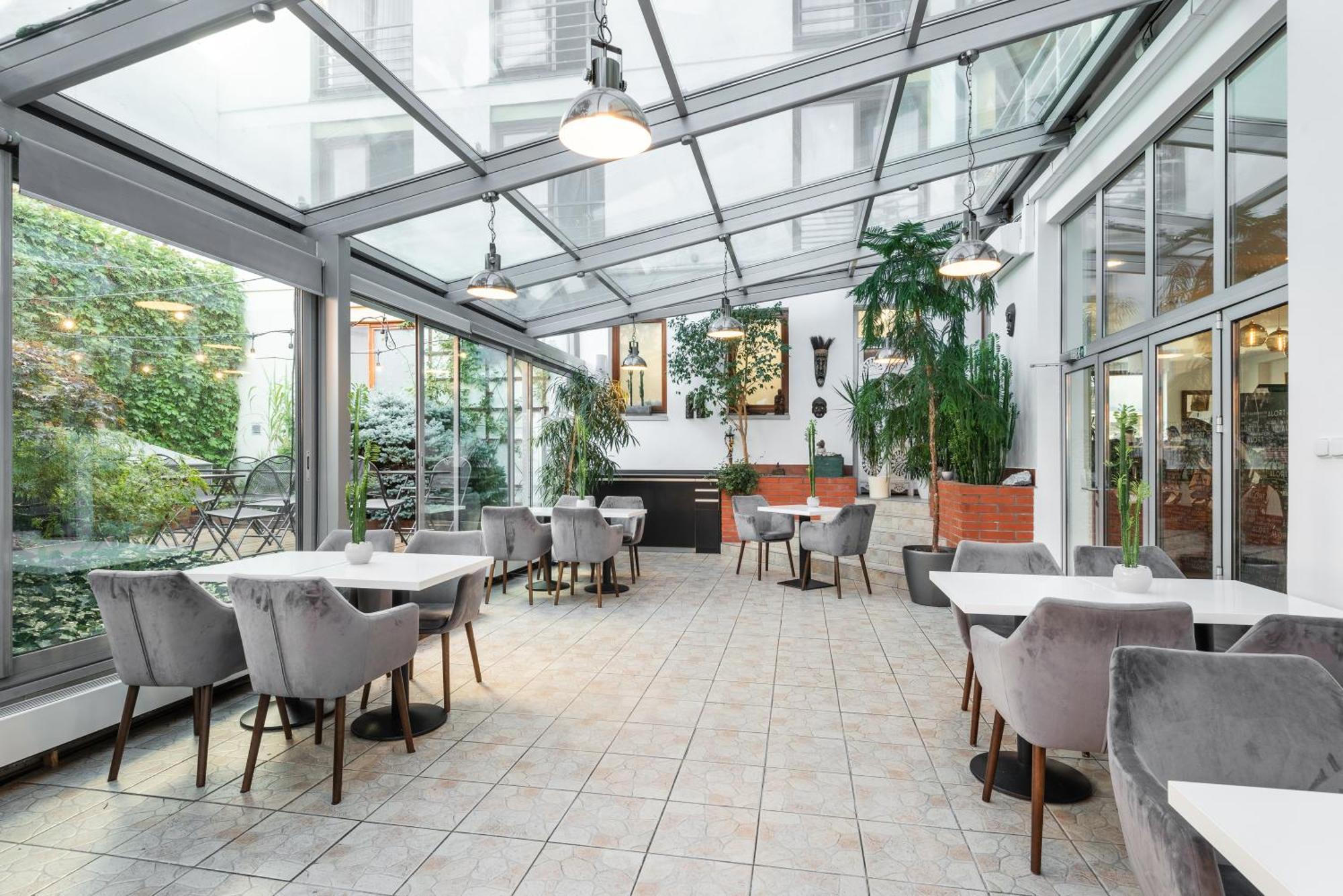 Hotel Troja Prague Exterior photo